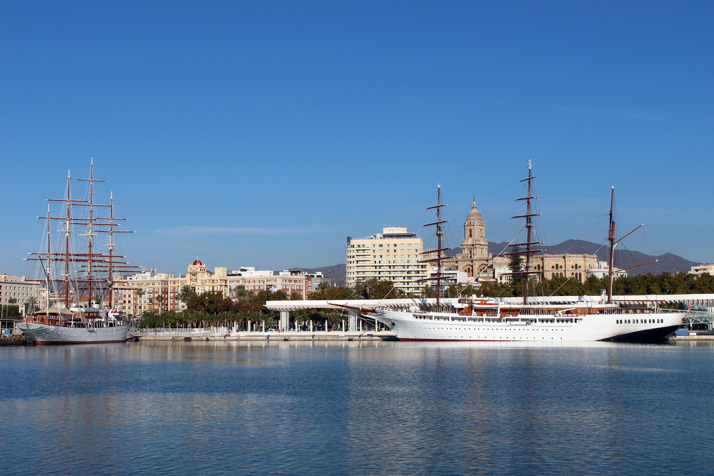 Sea Cloud Cruises visita hoy Málaga con sus dos veleros