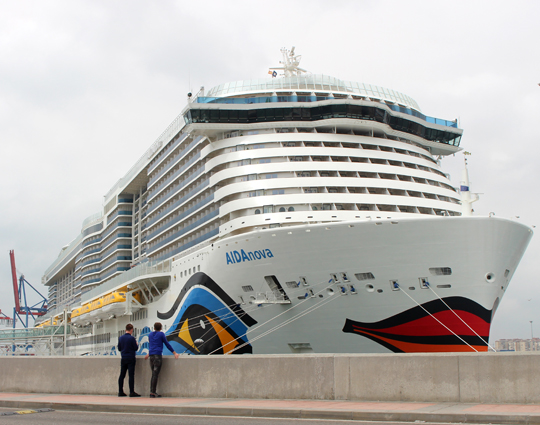 Más de 6.000 pasajeros llegan a bordo del ‘AIDAnova’, siendo el buque con mayor número de cruceristas en 2019