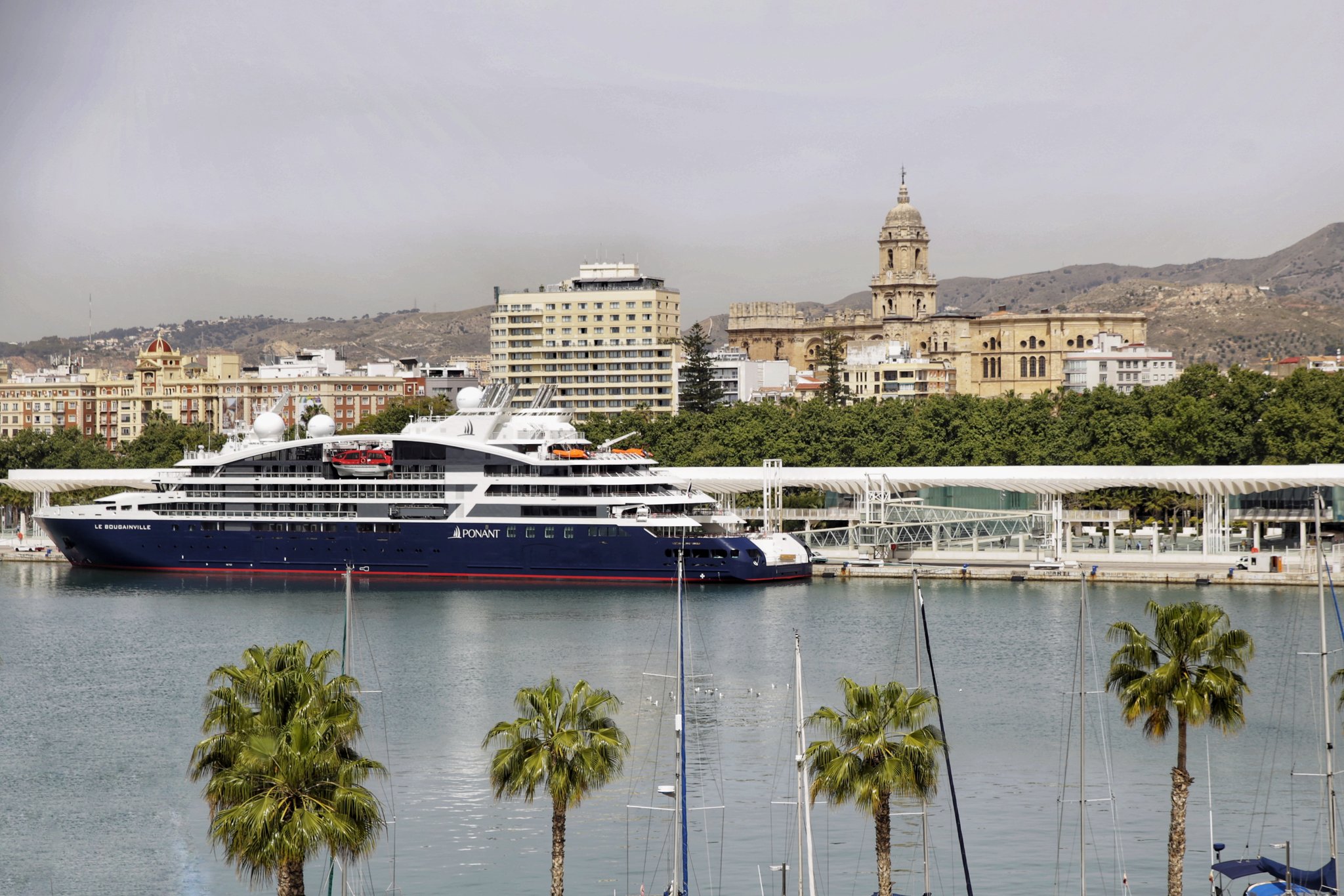 El nuevo buque exclusivo ‘Le Bougainville’ inicia su viaje inaugural desde el Puerto de Málaga