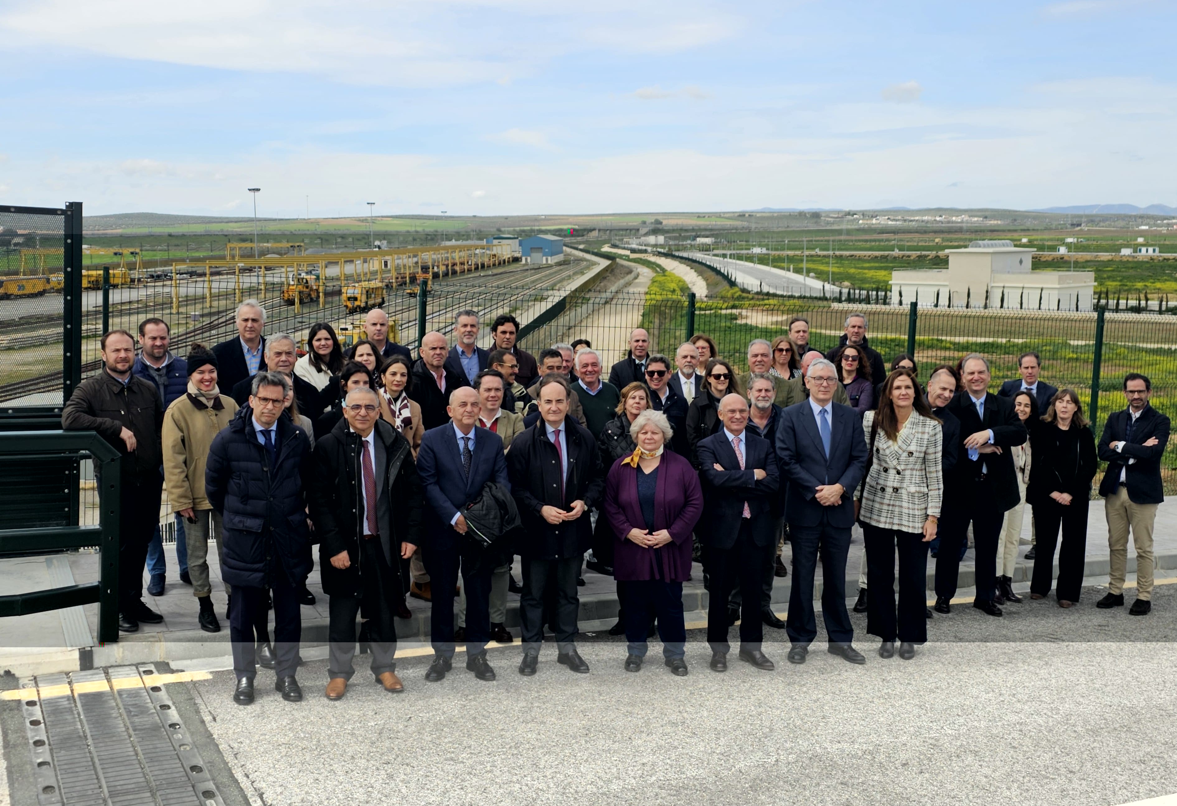 La Comunidades Portuarias de Málaga y Algeciras visitan el Puerto Seco de Antequera para promover el sector logístico en Andalucía