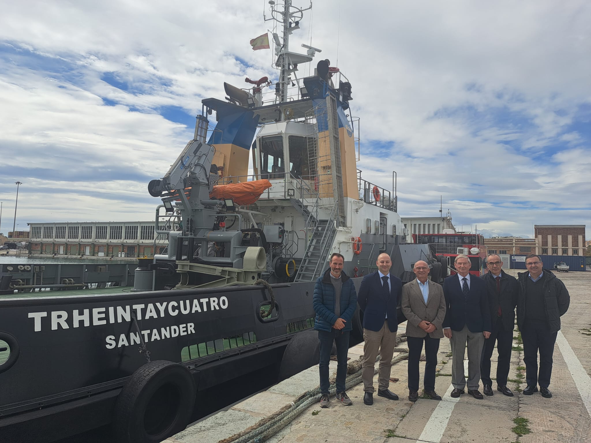 Un nuevo remolcador opera en el Puerto de Málaga